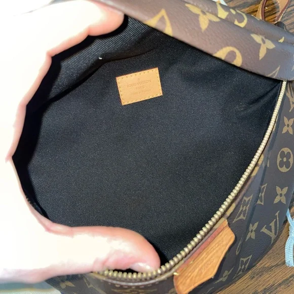 ♥️sold♥️Louis Vuitton classic bumbag monogram - Picture 14 of 16